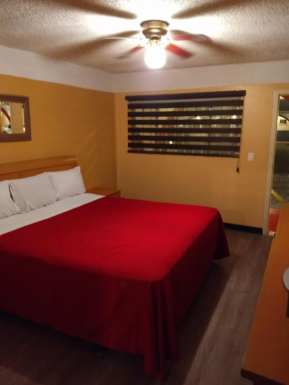 Hotel Boulevard 墨西卡利 外观 照片